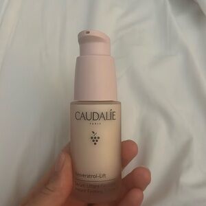 Caudalie firming serum
